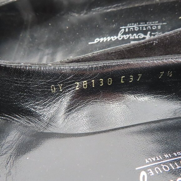 Salvatore Ferragamo 7.5 B Black Suede Tortoise Shell Design Heel Round Toe Italy - Picture 11 of 16